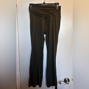 CRZ Yoga Butterluxe Crossover Flare Legging 29" | Legend Green | Size Large